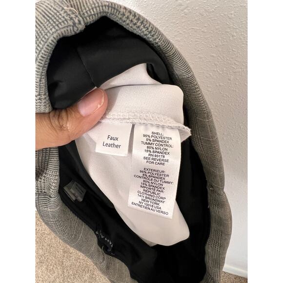 T Tahari Faux Leather Plaid Pants Size M Stretch Pull-On Brown Slim Fit - Picture 7 of 9